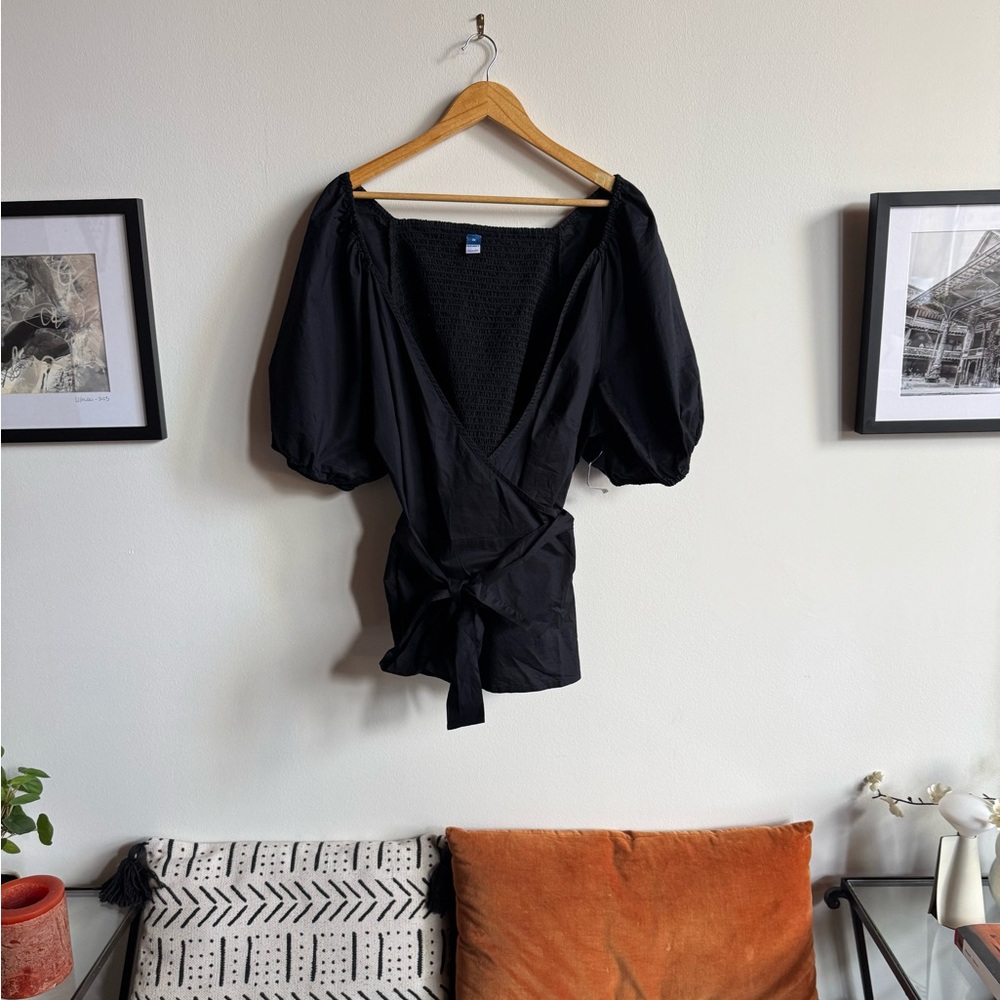 NWT Old Navy Black Puff Sleeve Blouse with Tie Front - Plus Size